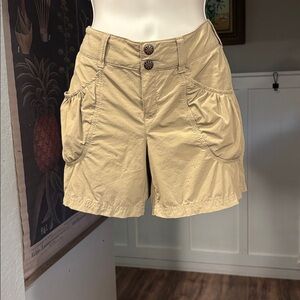 Athleta Size 2 Shorts Athletic Outdoors Hiking Camping Pockets Casual Errands